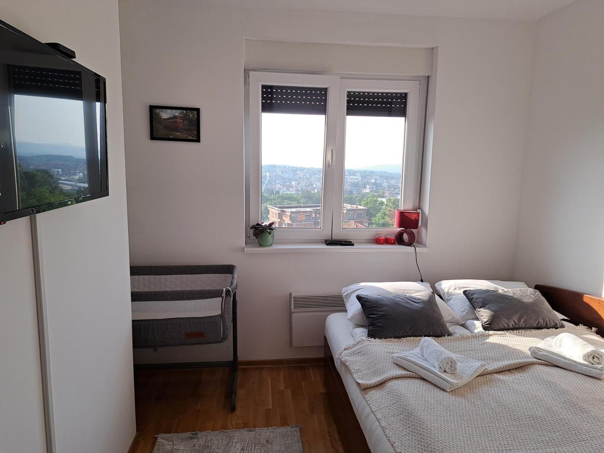 442 Apartment *